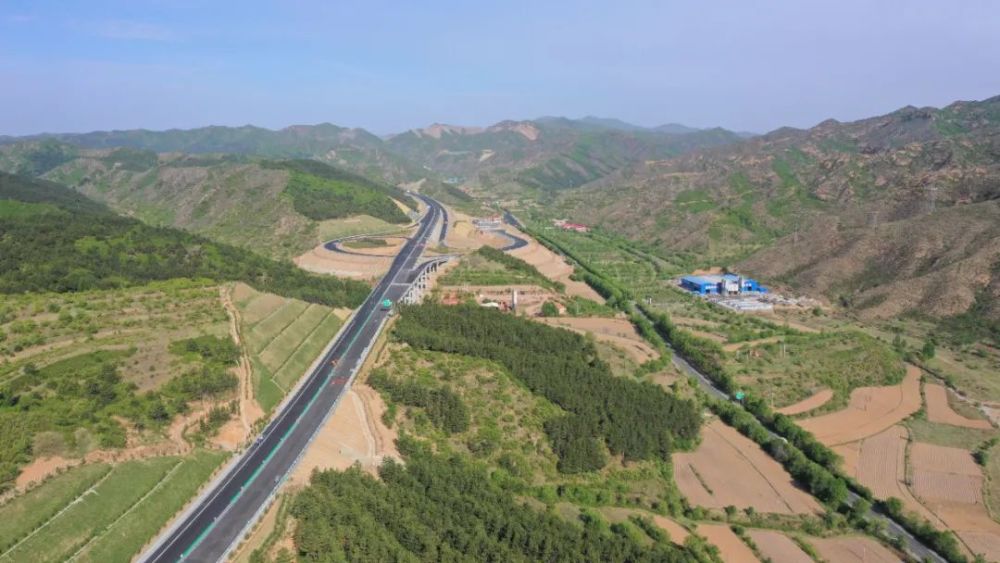 延中高速公路河北段選用上海勛飛高科技系列產(chǎn)品，確保道路安全(圖1)